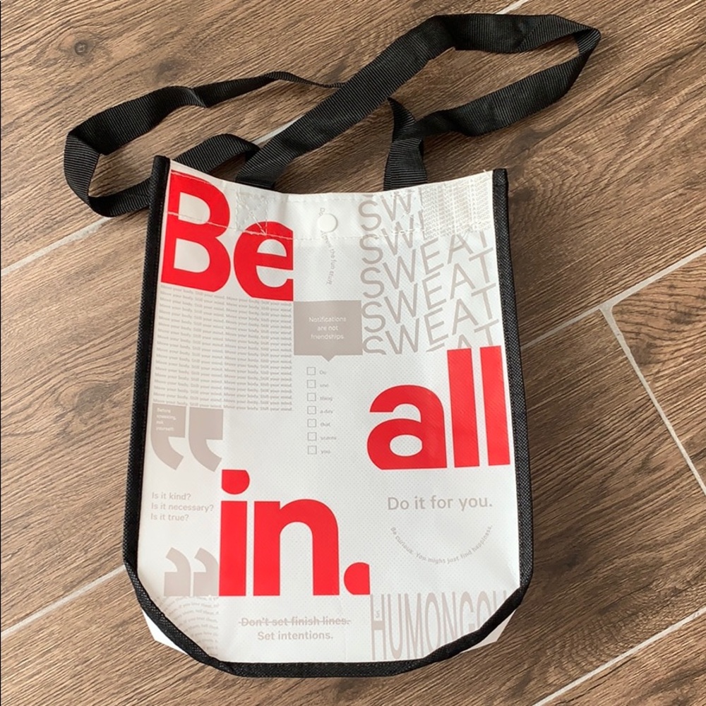 Lululemon Bag WITH size 6 Bra Pads/liners
